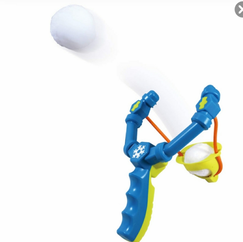 Snowball Launcher & Plush Snowball Set
